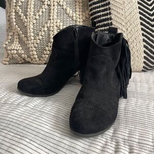 Madden Girl black booties with tassels - size 10